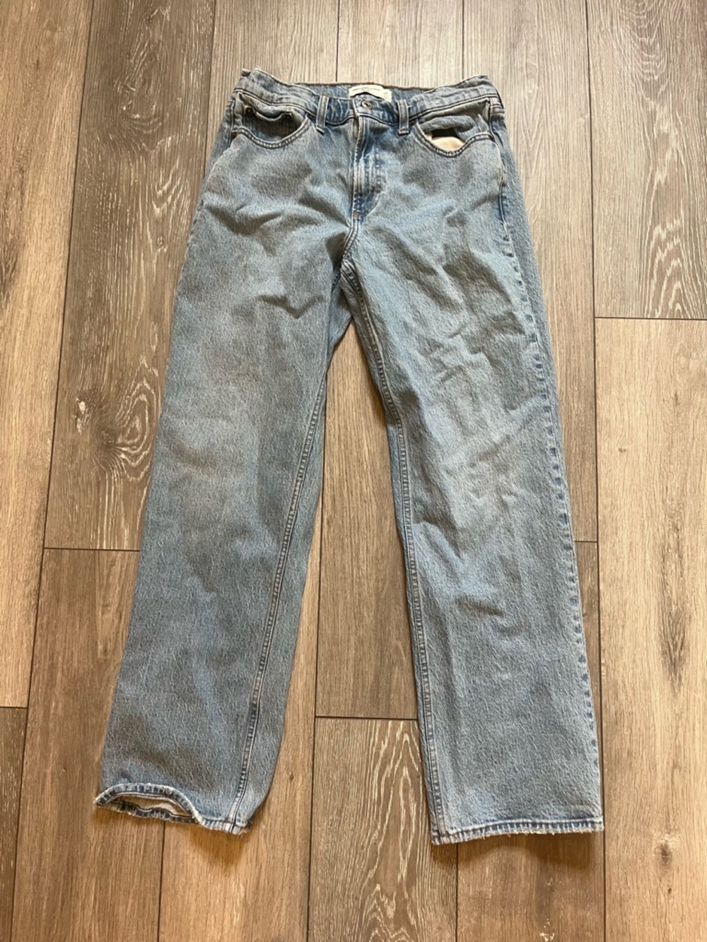 Abercrombie & Fitch the Baggy Low Rise Size 27 Light Wash - Picture 2 of 7
